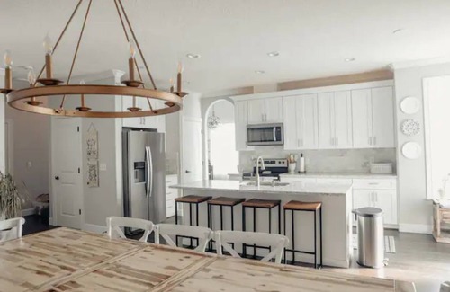 Five Corners Casa | Charming home-away-from home. Great location.