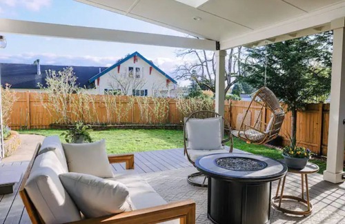 Five Corners Casa | Charming home-away-from home. Great location.