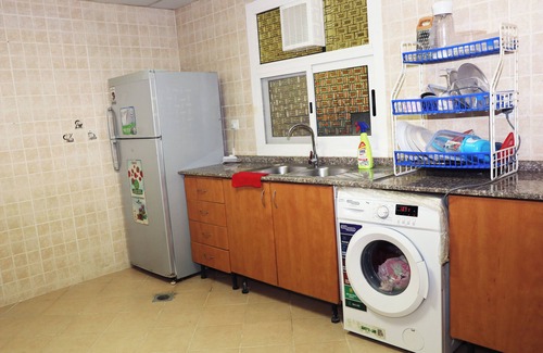 Al Khan Cama Y Desayuno | Charming home away from your home with WiFi, fitness room in lovely Sharjah.
