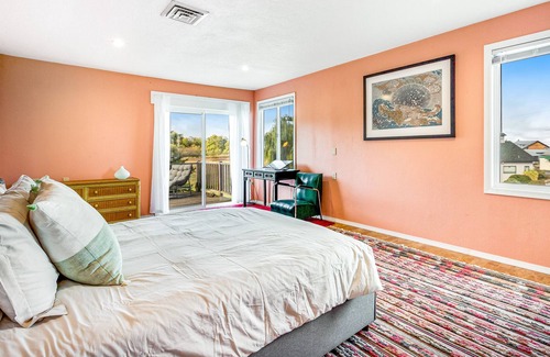 Hansville Casa | Charming home by the sea with ocean view, fast WiFi & W/D - for work & play