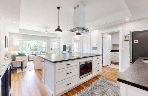 Pilot Mountain Casa | Charming home, dog friendly, with great location and mountain views