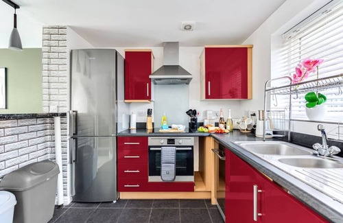 Milton Keynes Casa | Charming Home Driveway Parking Wifi SmartTV