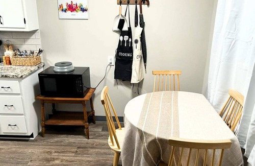 Berea Casa | Charming Home in Berea | Private Garage| Smart TV