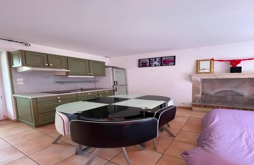 Saint-Pavace Casa | Escapada tranquila con toque de conserjería