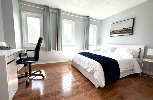 Bayview Glen Casa | Charming Home in Prime Location North of Toronto