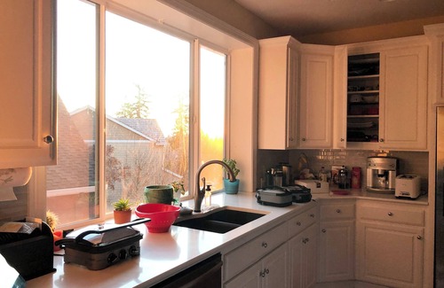 Northwest Portland Casa | Charming home in safe neighborhood - fenced, 2 bedrooms ground floor, 2 on 2nd
