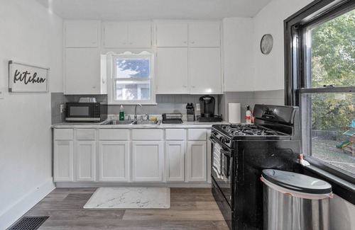 Des Moines Casa | Charming home minutes from downtown Des Moines