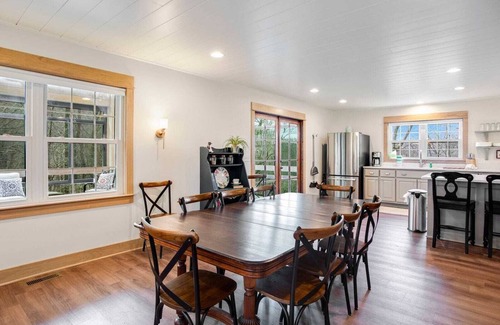 Boone Cabina | Charming Home near Great Attractions