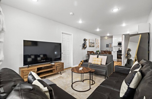 Bayonne Apartamento | Charming Home Near NYC – Gym, Airport, Easy Access