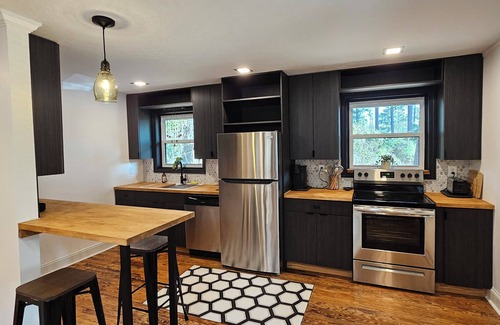 Burgaw Casa | Charming Home on 1 Acre – Close to Shopping and Dining