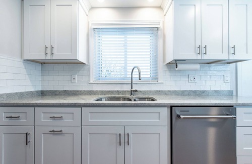 Narragansett Casa | Charming Home, pocketed along Narrow River!