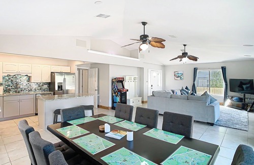Spring Hill Casa | Charming home right off the main river. short paddle to hospital hole.