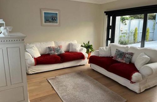 Constantia Casa | Charming home, The Vines in Constantia