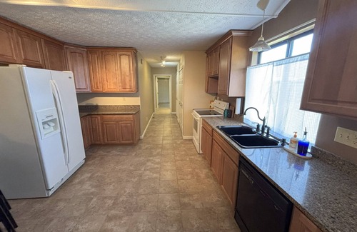 Collinsville Casa | Charming Home Tucked Away and Near Major Restaurants and Stores