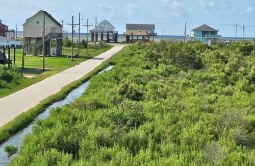 Gilchrist Casa | Charming home w/fantastic view. Kid and Pet Friendly