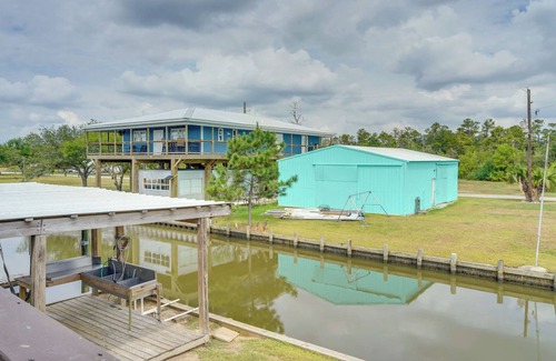 Lake Charles Casa | Charming Home w/ Dock, Fishing Retreat on the Lake