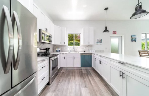 Hallandale Beach Casa | Charming Home With Pool Jacuzzi