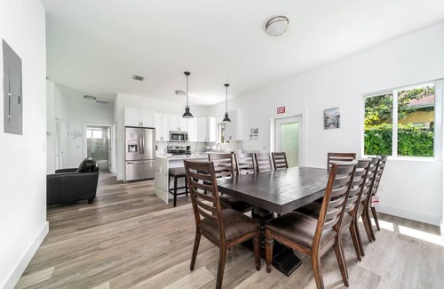 Hallandale Beach Casa | Charming Home With Pool Jacuzzi