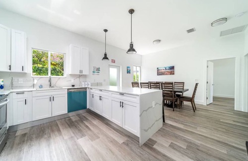 Hallandale Beach Casa | Charming Home With Pool Jacuzzi