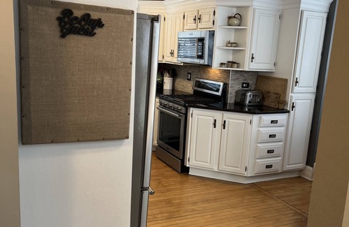 Richmond Casa | Charming home, walk to The District, dining & shops: Lake Geneva only 12 miles!