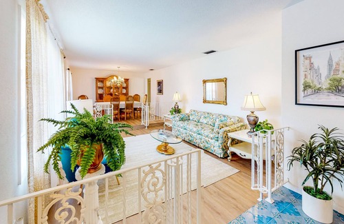South Daytona Casa | Charming home with beach nearby, full kitchen, grill, central AC, & W/D