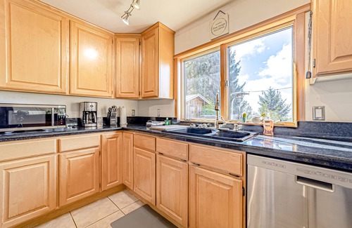 Fortuna Casa | Charming home with game room, full kitchen, washer/dryer, & patio - dog-friendly