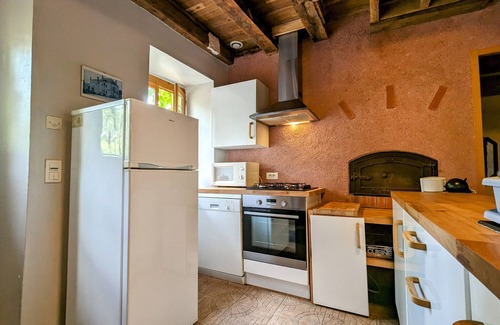 Le Menoux Cabaña | Casa encantadora con piscina climatizada, jardín privado y cerca de atracciones culturales