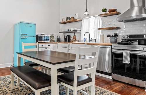 Thunderbolt Casa | Charming Home with King Bed Between Downtown & Beach