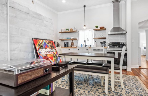 Thunderbolt Casa | Charming Home with King Bed Between Downtown & Beach