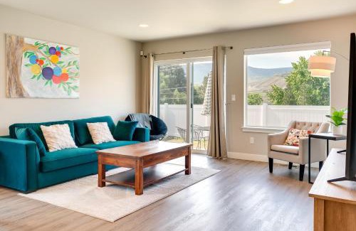 East Wenatchee Casa | Charming Home with Mtn and Columbia River Views!