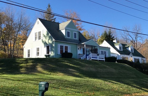 Watkins Glen Casa | Casa rural con increíbles vistas al lago