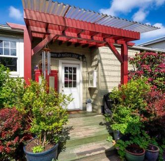 Beaumont - Wilshire Casa | Charming Home, Wonderful Neighborhood!