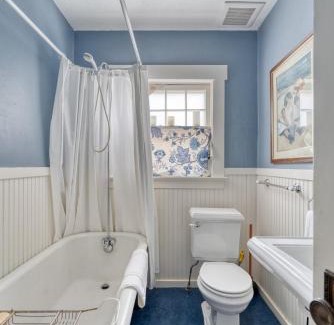 Beaumont - Wilshire Casa | Charming Home, Wonderful Neighborhood!