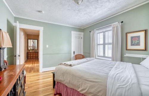 Beaumont - Wilshire Casa | Charming Home, Wonderful Neighborhood!