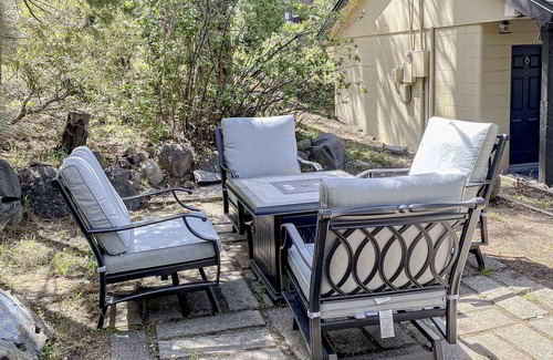 Kings Beach Chalet De Esquí | Charming hotel with lakeview, golf, skiing, WiFi, & Netflix
