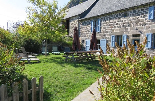 Albepierre-Bredons Cabaña | Charming House in Auvergne: Ski, Nature, and Medieval Sites Nearby