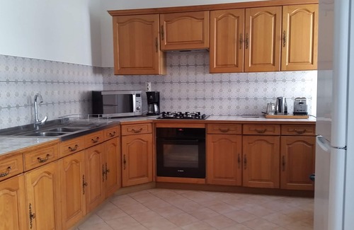 Durfort Casa | Casa con encanto y pequeño paraíso de vegetación.