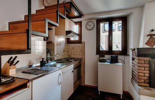 Riva San Vitale Apartamento | Casa en 3 niveles en el pueblo de Riva San Vitale (LA CASETTA DI RIVA)
