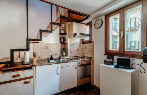 Riva San Vitale Apartamento | Casa en 3 niveles en el pueblo de Riva San Vitale (LA CASETTA DI RIVA)