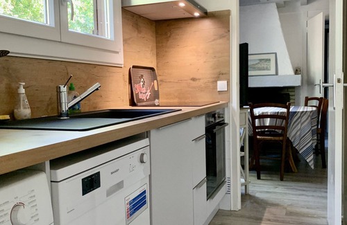 Piraillan Casa | Charming house on a large garden, close to the Piraillan market.