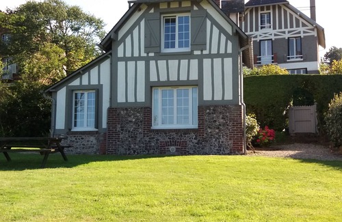 Longueil Casa | Casa de encanto en un jardin paisajístico, vista sobre el mar