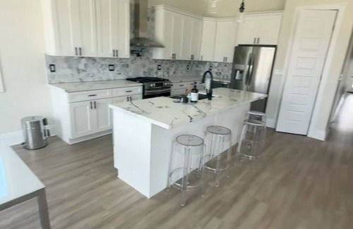 Arabi Casa | Charming house in Arabi, perfect for relaxation. Close to the French Quarters.