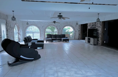 Bridge City Casa | Charming house in Bridge City with AC & Free WIFI