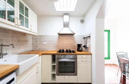 Temisas Casa | Charming House in Temisas with Parking and Air Conditioning