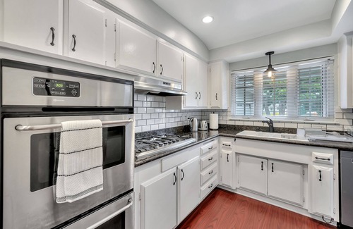Westside Costa Mesa Casa | casa con encanto en el jardín cerca de la playa