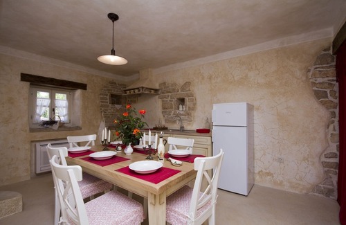 Orbanici Casa | Encantadora casa en el corazón de Istria con piscina privada.