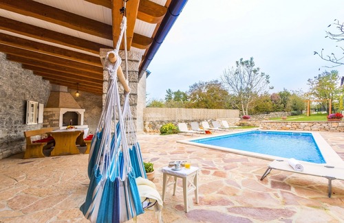Orbanici Casa | Encantadora casa en el corazón de Istria con piscina privada.