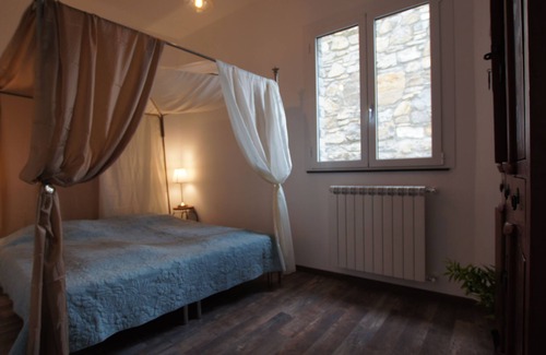 Diano San Pietro Villa | 4 dormitorios, 2 baños, 2 terrazas con vistas al mar, piscina, jardín con aparcamiento privado barbacoa