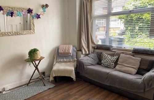 Tea Green Casa | Charming House Luton Airport