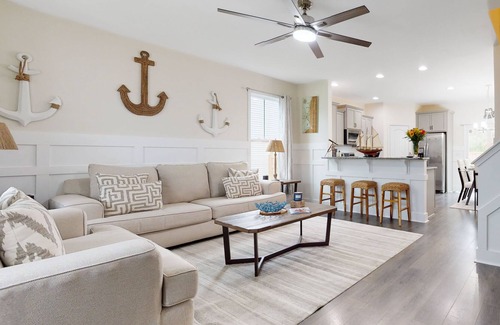 Myrtle Grove Casa | Charming house near the water with a large yard & firepit - dog-friendly